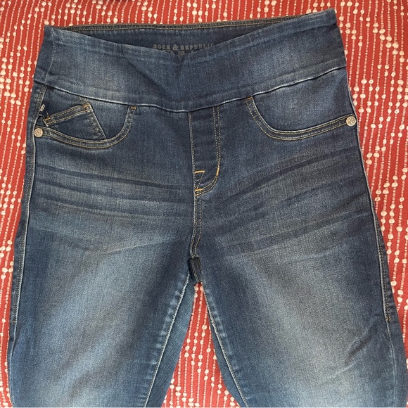 Rock and Republic Fever Midrise Leggings - Picture 2 of 5